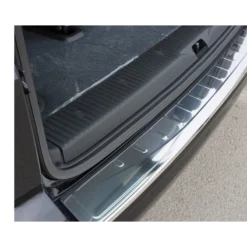 OMAC Protection Barre De Seuil Intérieur VW T6 -Magasin De Matériel De Camping omac protection barre de seuil interieur vw t6 4